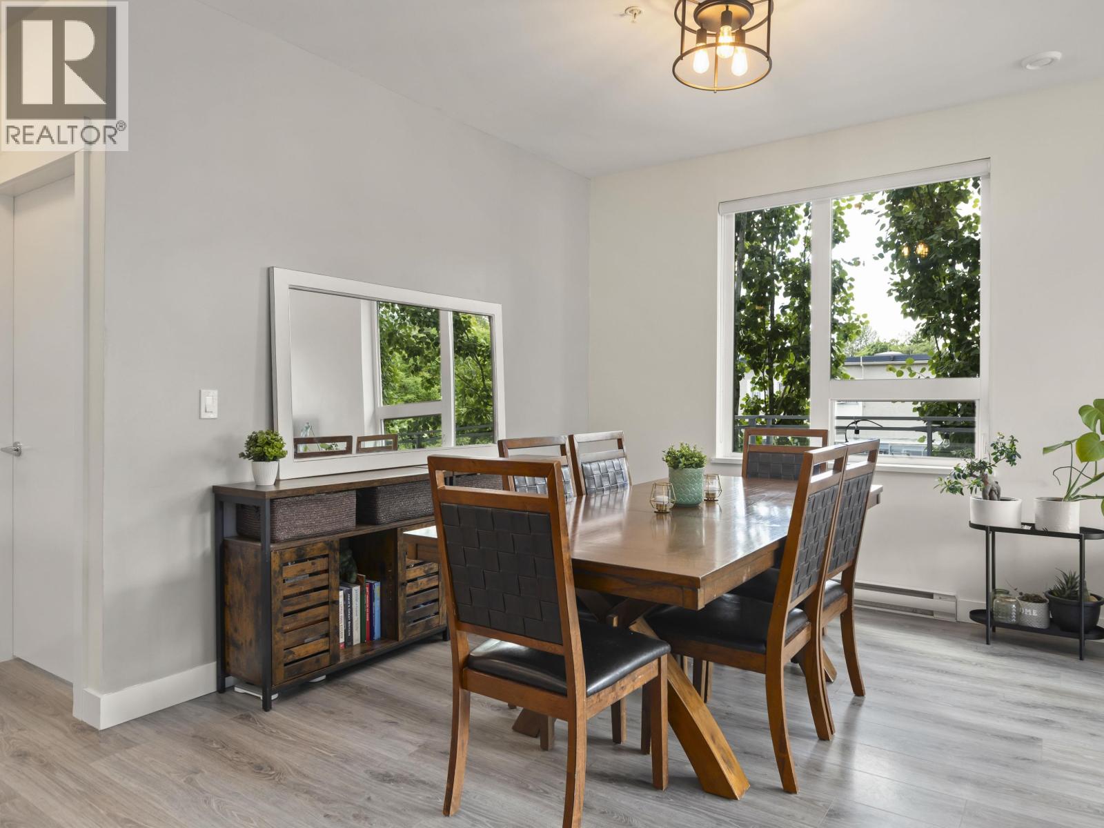 303 1327 Draycott Road, North Vancouver, British Columbia  V7J 1W1 - Photo 4 - R3053060
