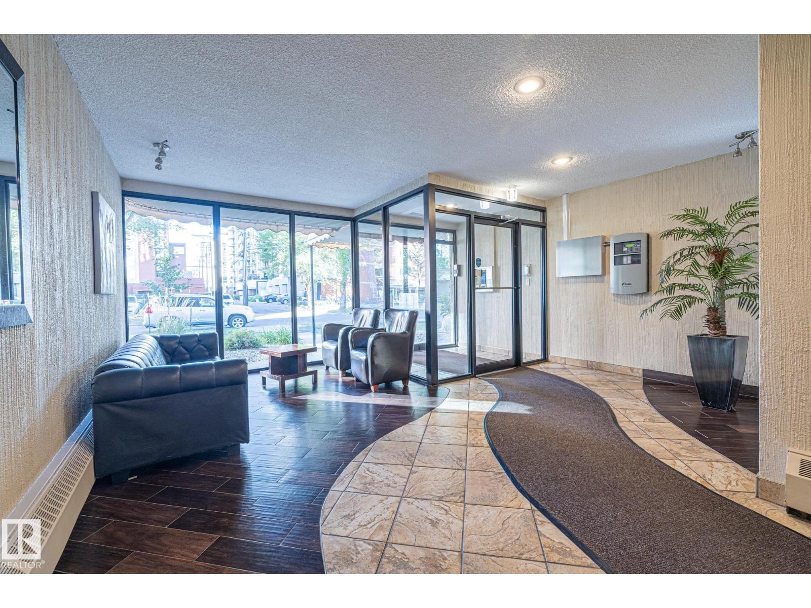 #702 10015 119 St Nw, Edmonton, Alberta  T5K 1Y7 - Photo 3 - E4451942