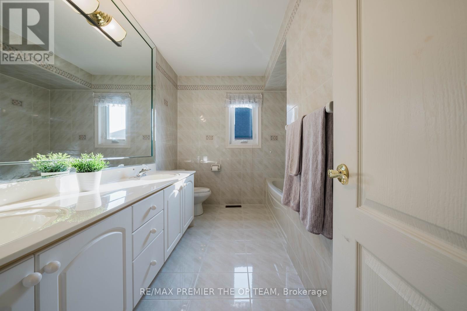 77 Malden Street, Vaughan, Ontario  L4L 8J3 - Photo 33 - N12429658