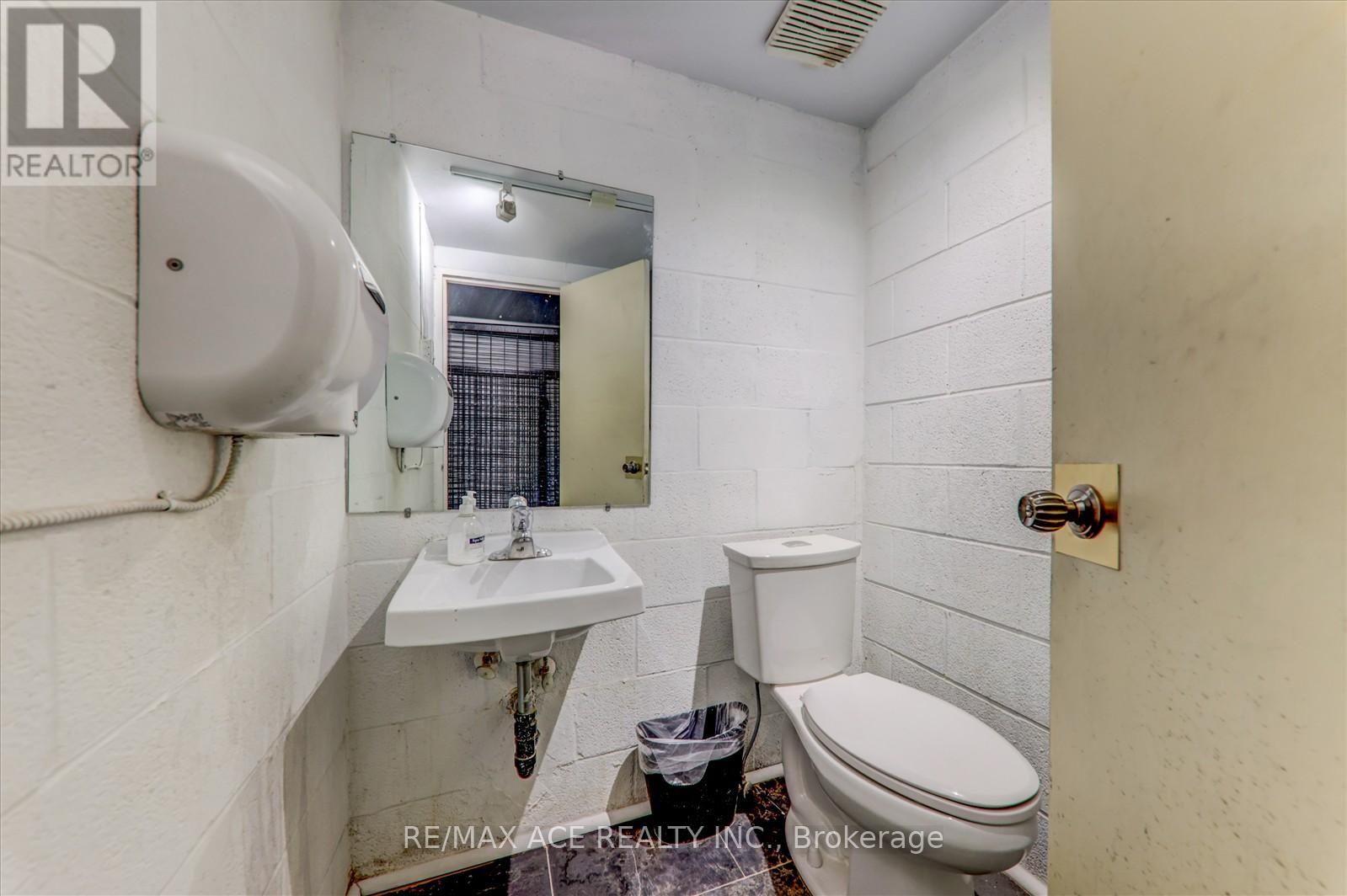 19, 20 - 300 Don Park Road, Markham, Ontario  L3R 3A1 - Photo 13 - N12432150