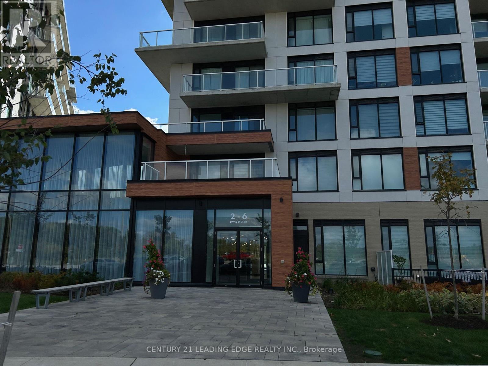 529 - 2 David Eyer Road, Richmond Hill, Ontario  L4S 0N6 - Photo 3 - N12432197