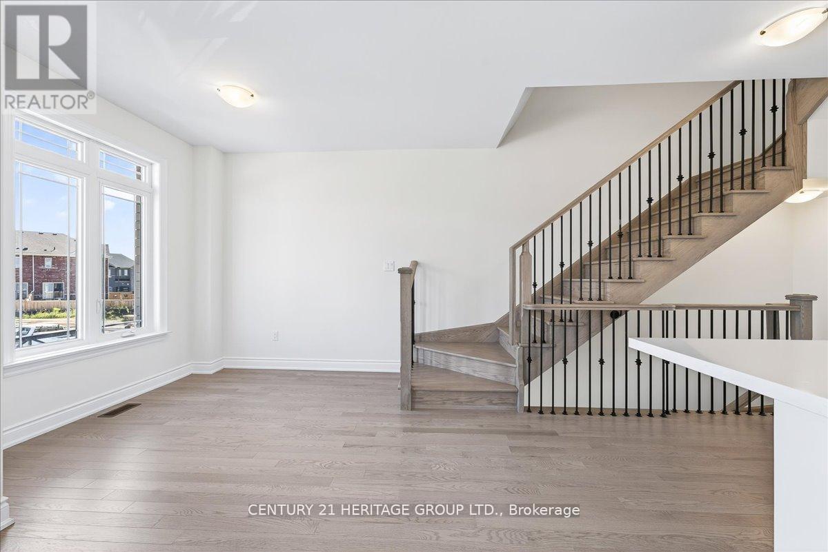 6 Elgin Court, Bradford West Gwillimbury, Ontario  L3Z 4R1 - Photo 14 - N12432212
