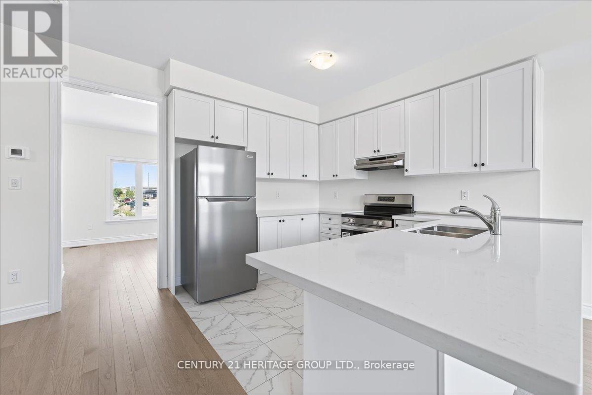 6 Elgin Court, Bradford West Gwillimbury, Ontario  L3Z 4R1 - Photo 17 - N12432212