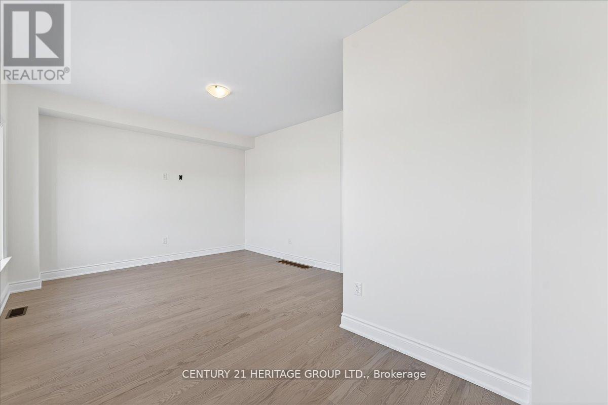 6 Elgin Court, Bradford West Gwillimbury, Ontario  L3Z 4R1 - Photo 23 - N12432212