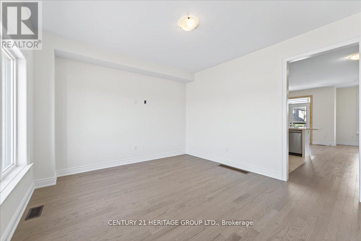 6 Elgin Court, Bradford West Gwillimbury, Ontario  L3Z 4R1 - Photo 24 - N12432212