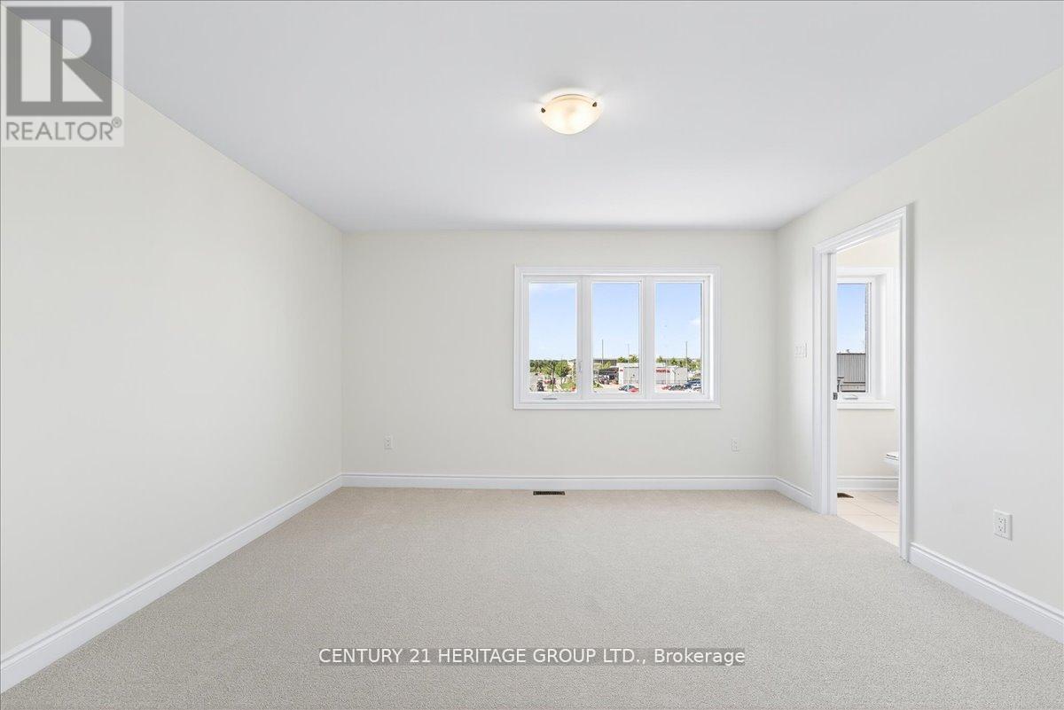 6 Elgin Court, Bradford West Gwillimbury, Ontario  L3Z 4R1 - Photo 26 - N12432212