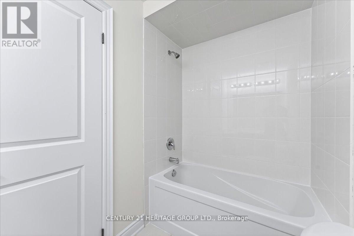 6 Elgin Court, Bradford West Gwillimbury, Ontario  L3Z 4R1 - Photo 41 - N12432212