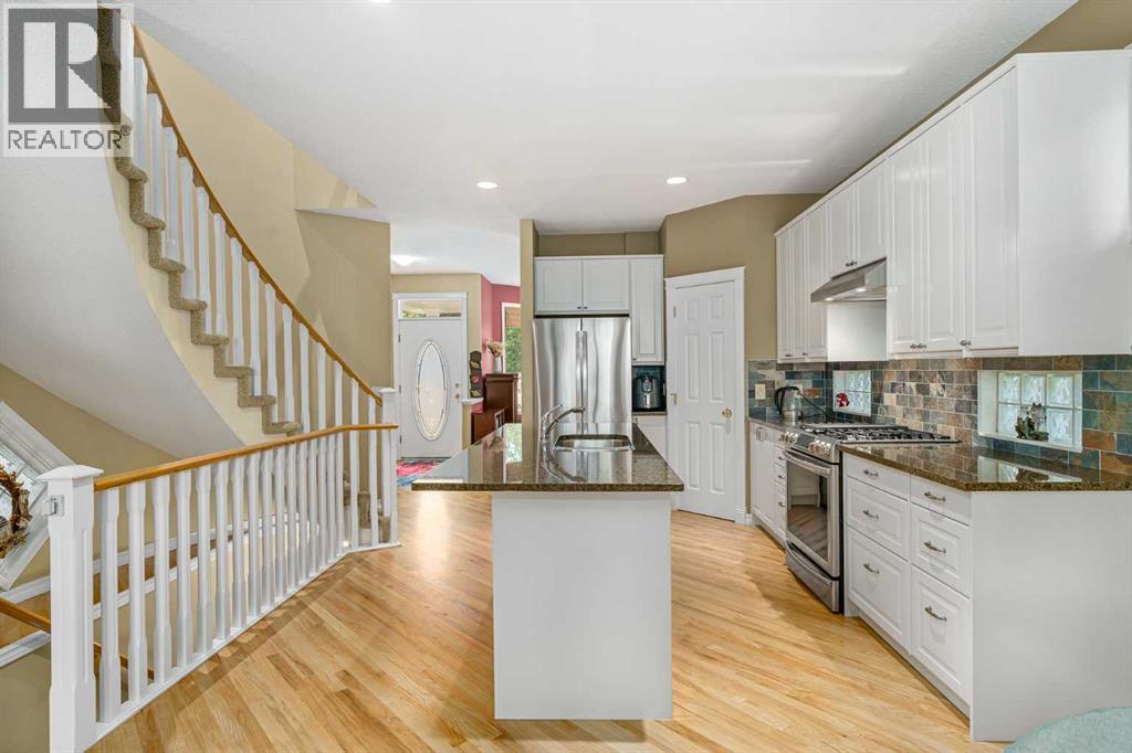 721 52 Avenue Sw, Calgary, Alberta  T2V 0B6 - Photo 5 - A2232793