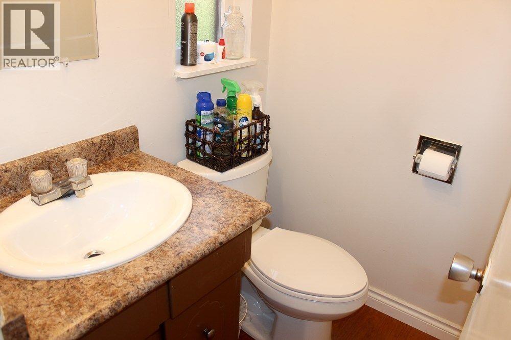 6762 Kneale Place, Burnaby, British Columbia  V5B 2Z2 - Photo 13 - R2974495