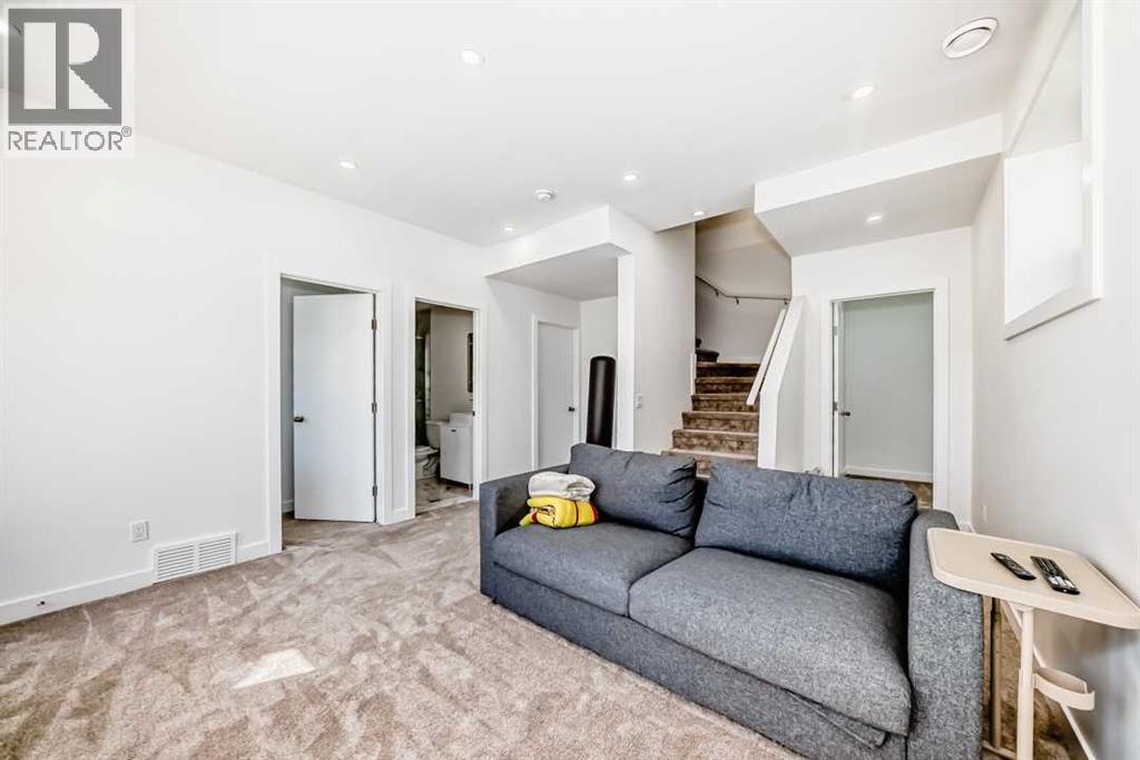 53 Spring Creek Common Sw, Calgary, Alberta  T3H 6E2 - Photo 38 - A2253606