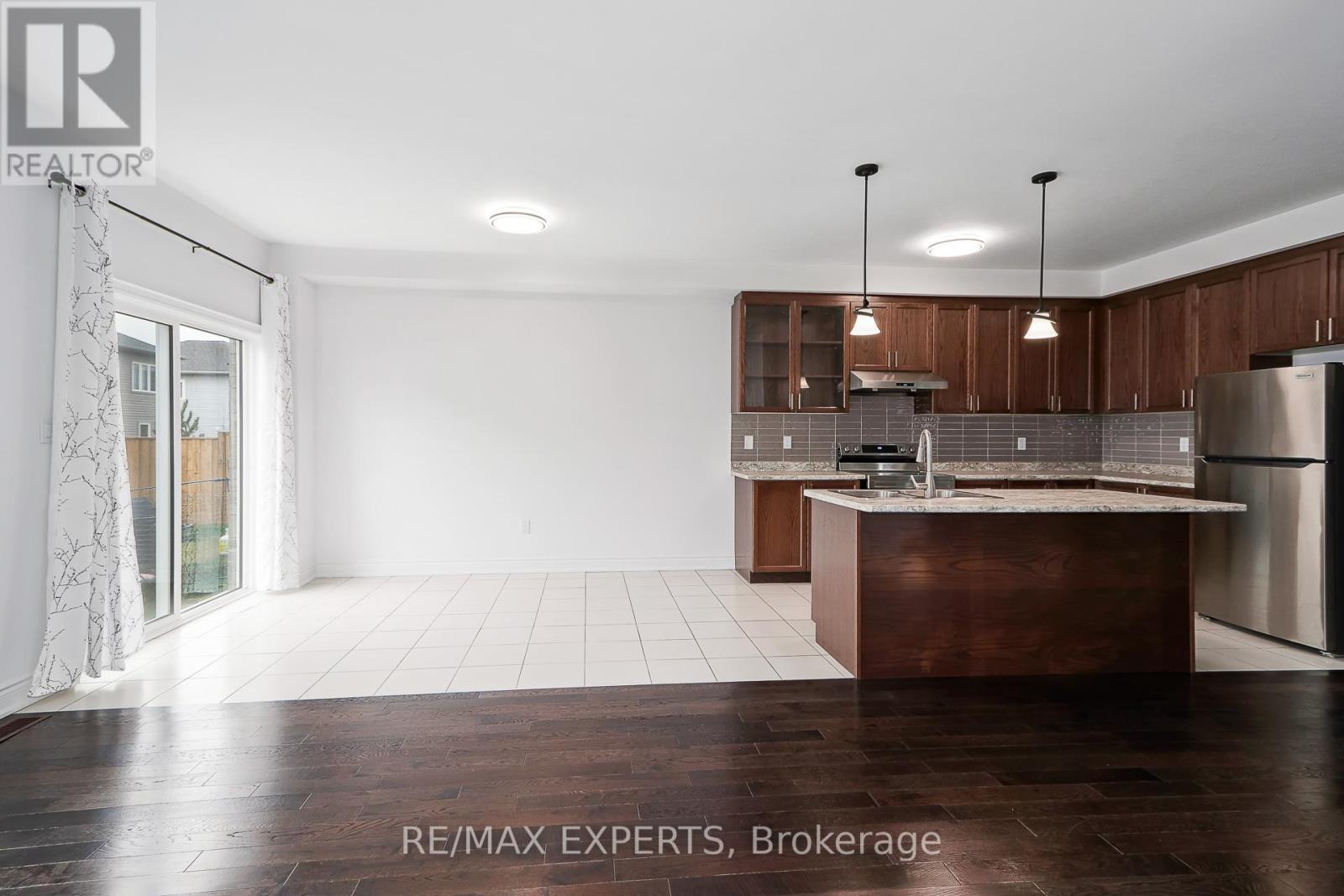 28 Lisa Street, Wasaga Beach, Ontario  L9Z 0K8 - Photo 20 - S12432213