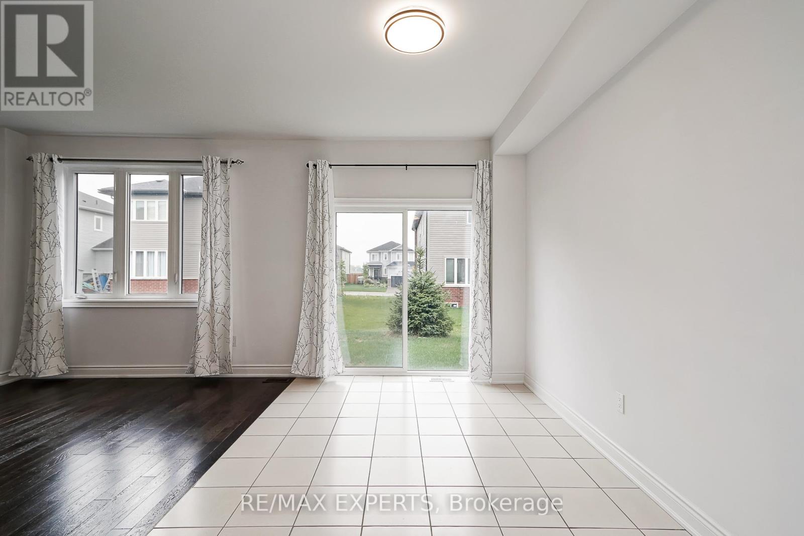 28 Lisa Street, Wasaga Beach, Ontario  L9Z 0K8 - Photo 21 - S12432213