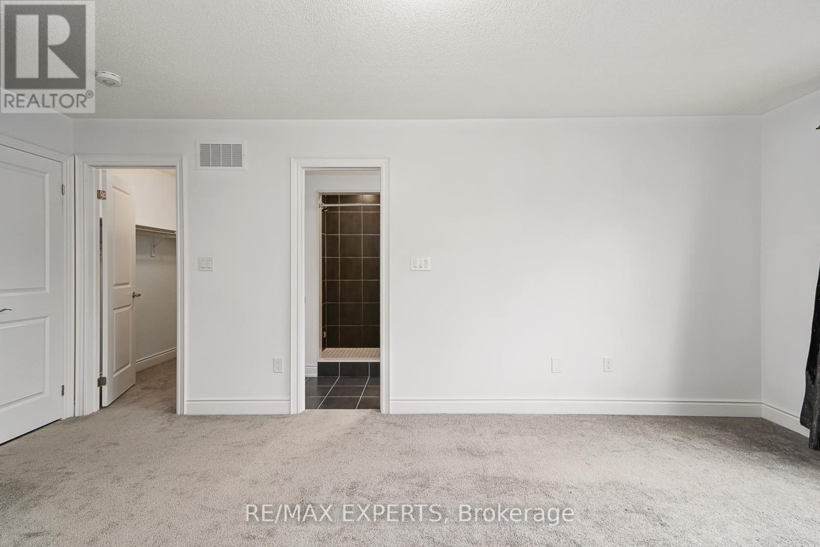 28 Lisa Street, Wasaga Beach, Ontario  L9Z 0K8 - Photo 35 - S12432213
