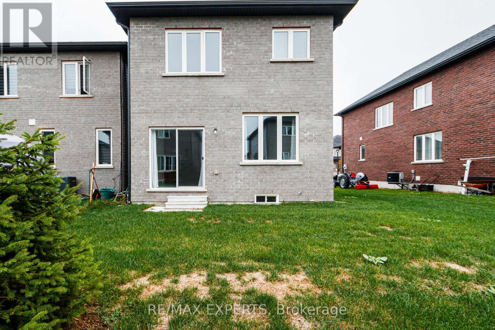28 Lisa Street, Wasaga Beach, Ontario  L9Z 0K8 - Photo 45 - S12432213