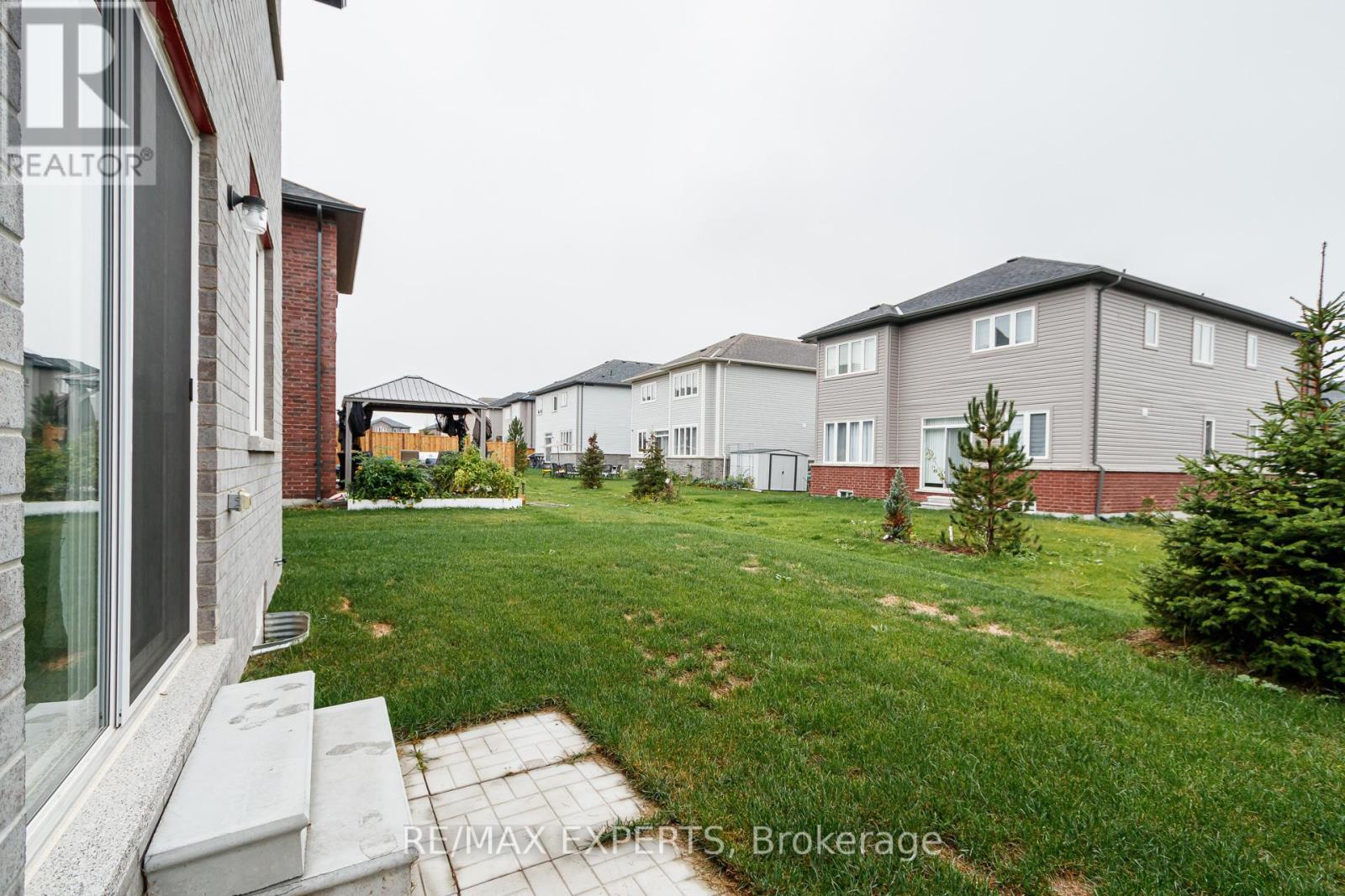 28 Lisa Street, Wasaga Beach, Ontario  L9Z 0K8 - Photo 46 - S12432213