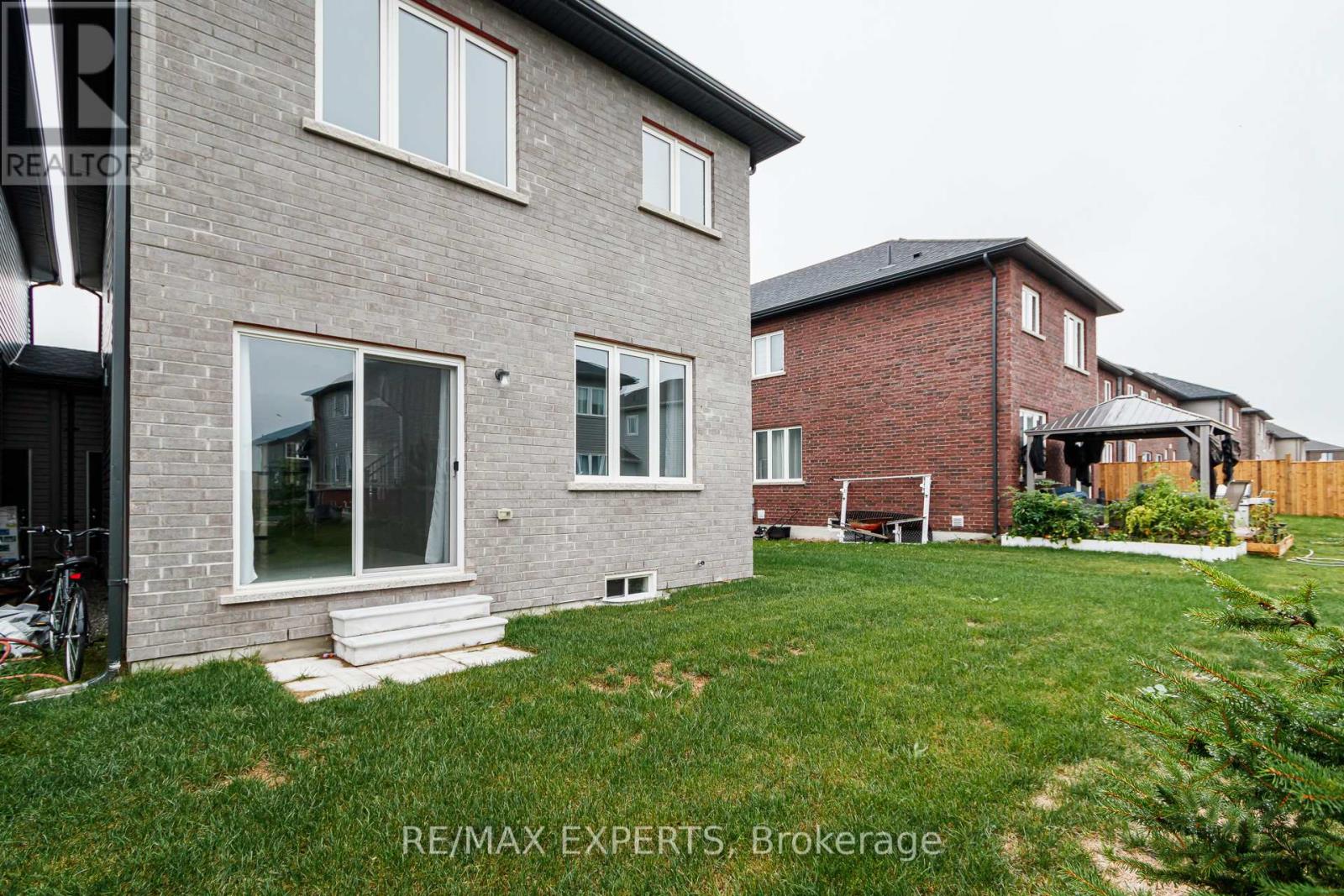 28 Lisa Street, Wasaga Beach, Ontario  L9Z 0K8 - Photo 47 - S12432213