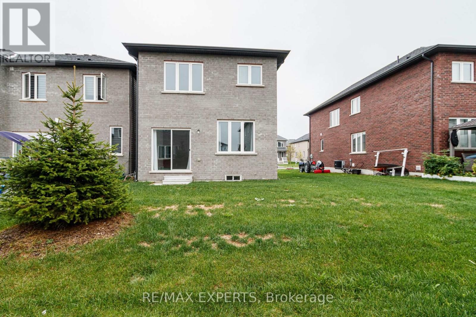 28 Lisa Street, Wasaga Beach, Ontario  L9Z 0K8 - Photo 49 - S12432213