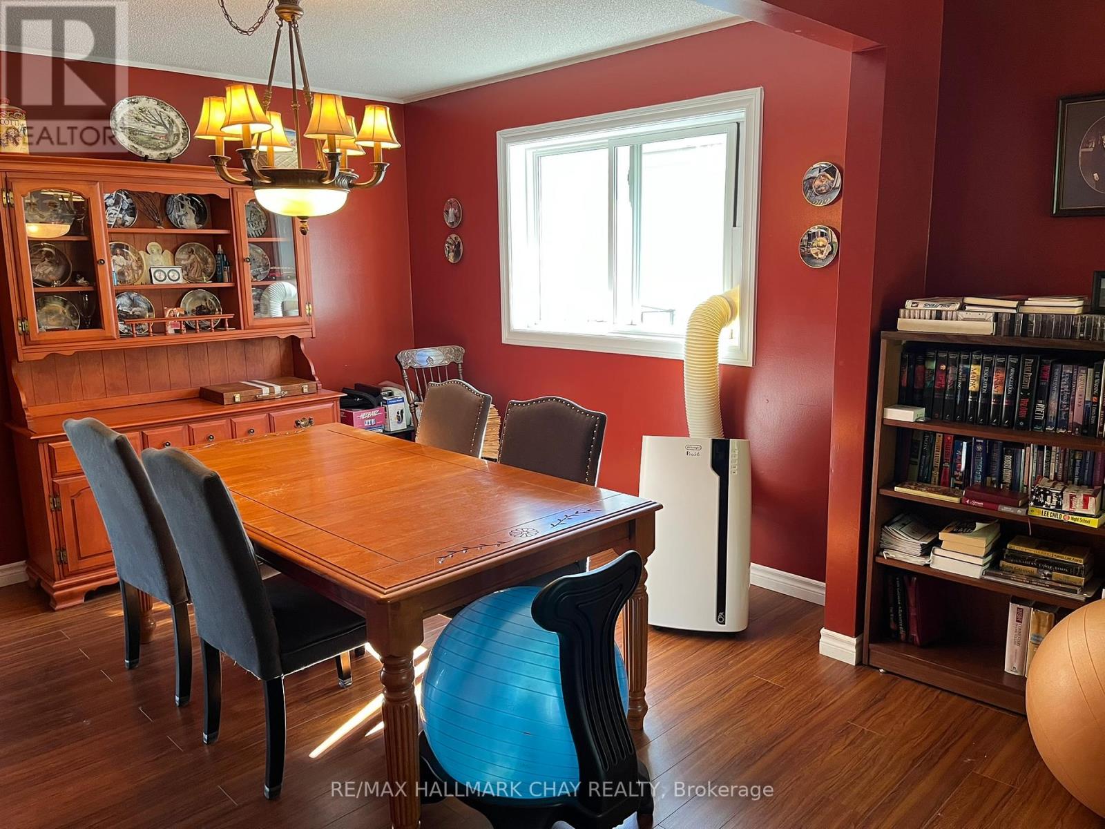 129 Rose Street, Barrie, Ontario  L4M 6C2 - Photo 5 - S12430504
