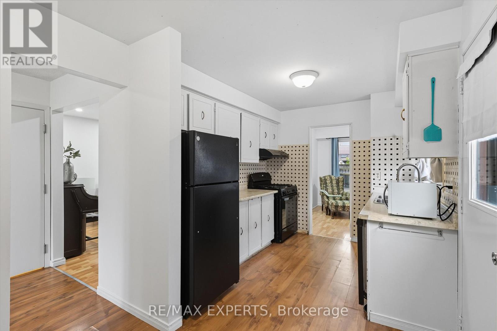 36 Nancy Mccredie Drive, Brampton, Ontario  L6X 2N5 - Photo 7 - W12432081