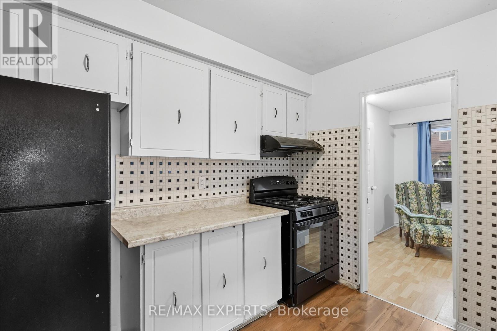 36 Nancy Mccredie Drive, Brampton, Ontario  L6X 2N5 - Photo 8 - W12432081
