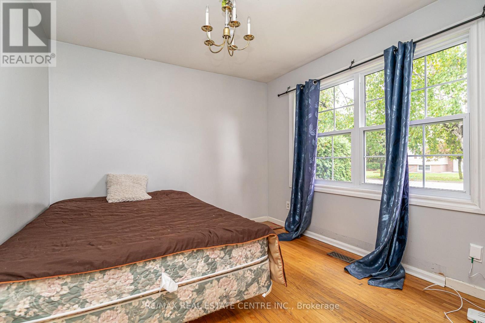 84 Crawley Drive, Brampton, Ontario  L6T 2S4 - Photo 10 - W12432083