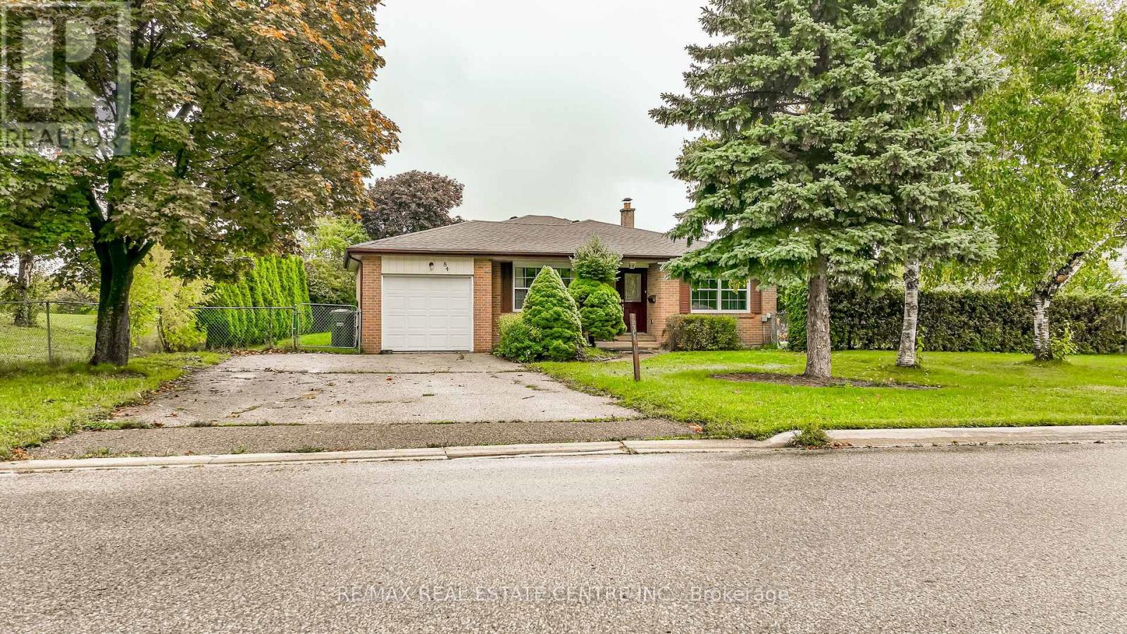 84 Crawley Drive, Brampton, Ontario  L6T 2S4 - Photo 2 - W12432083
