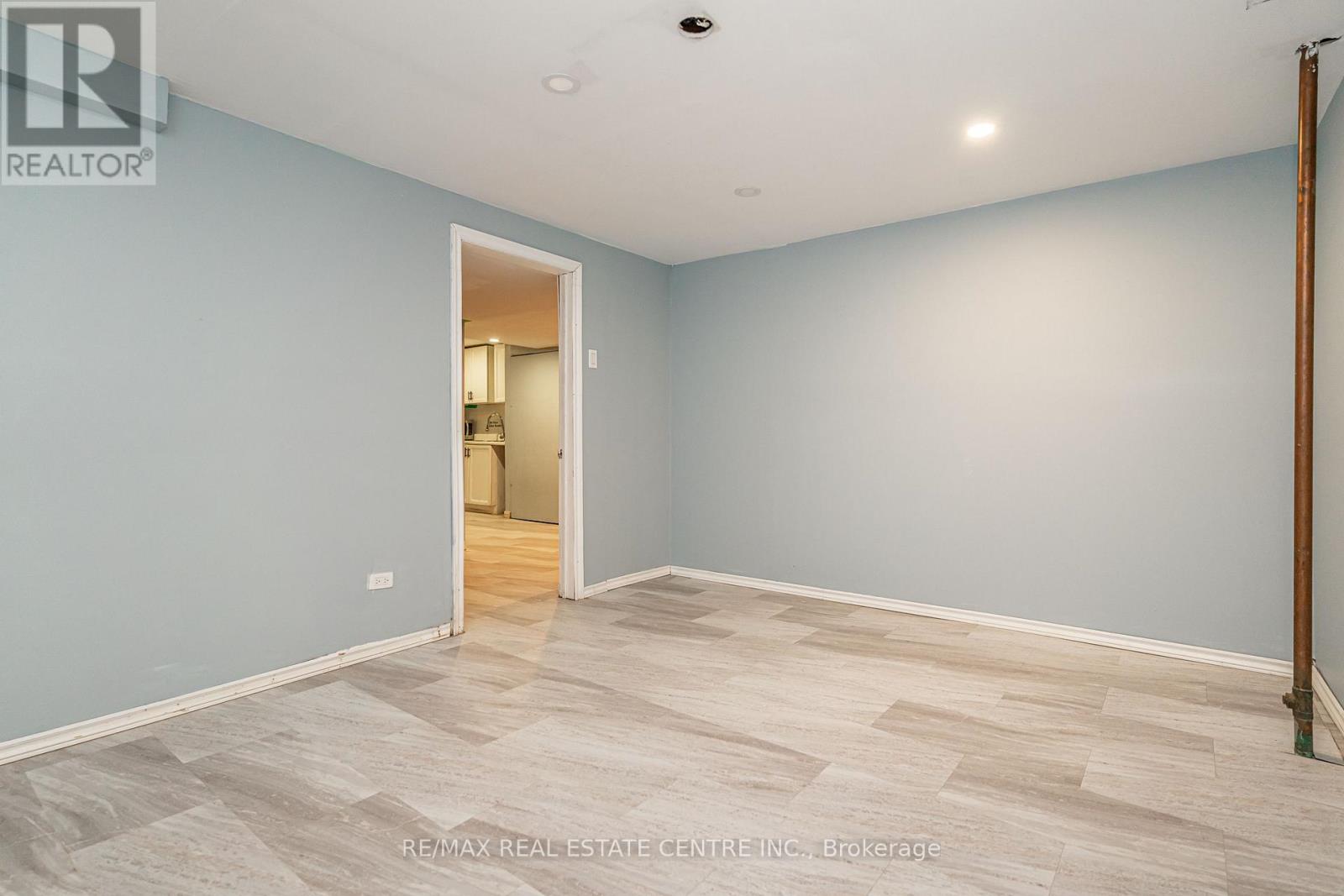 84 Crawley Drive, Brampton, Ontario  L6T 2S4 - Photo 30 - W12432083