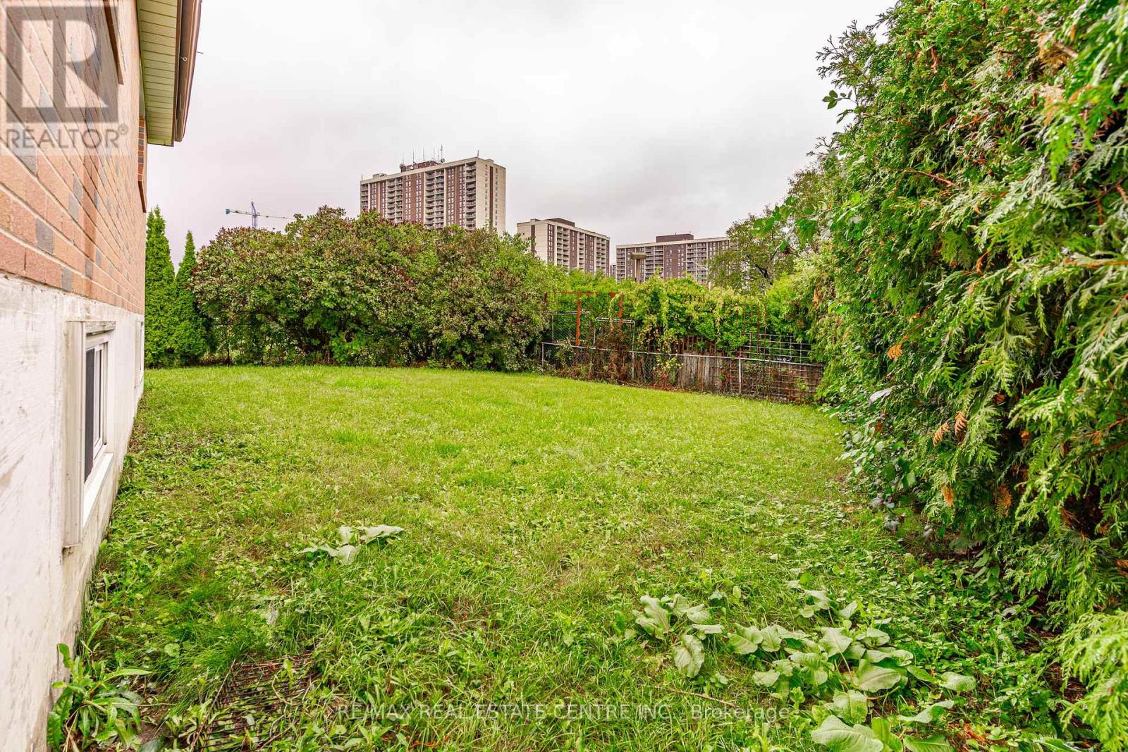 84 Crawley Drive, Brampton, Ontario  L6T 2S4 - Photo 34 - W12432083