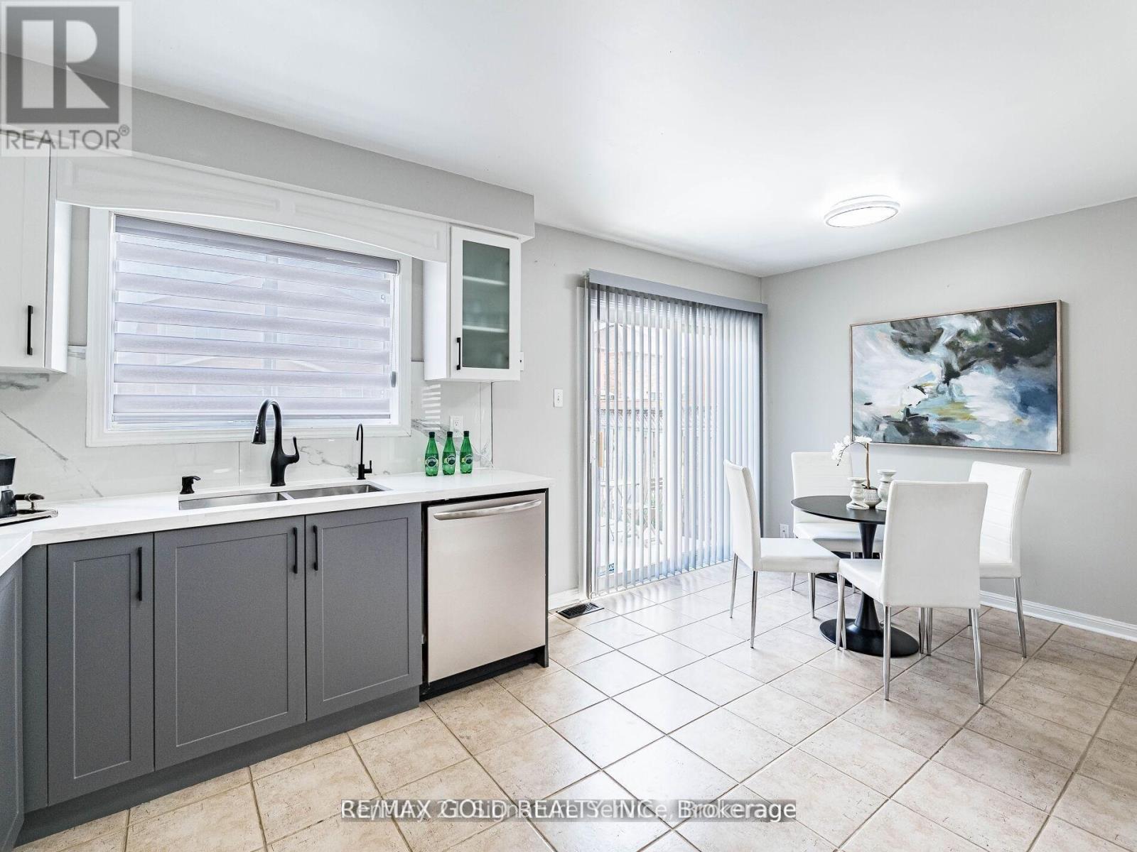 Upper - 7 Dunlop Court, Brampton, Ontario  L6X 4Z8 - Photo 10 - W12432085
