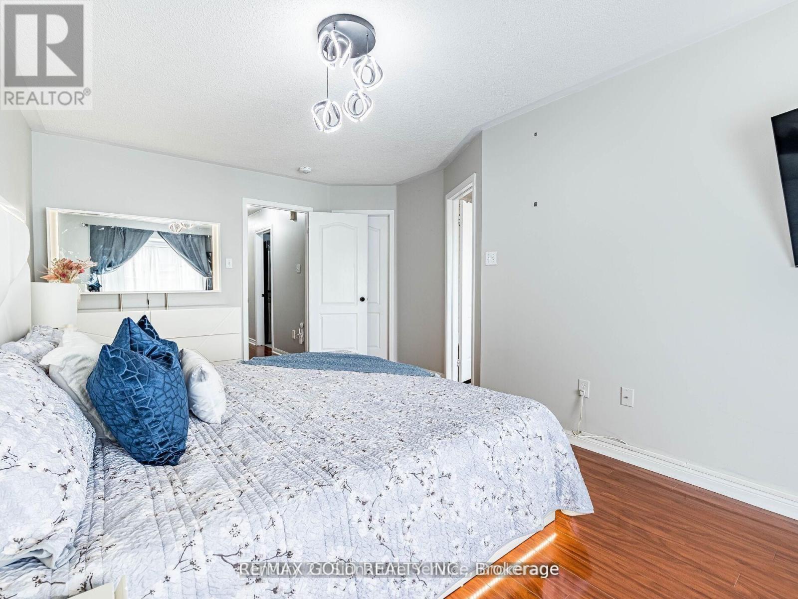 Upper - 7 Dunlop Court, Brampton, Ontario  L6X 4Z8 - Photo 20 - W12432085