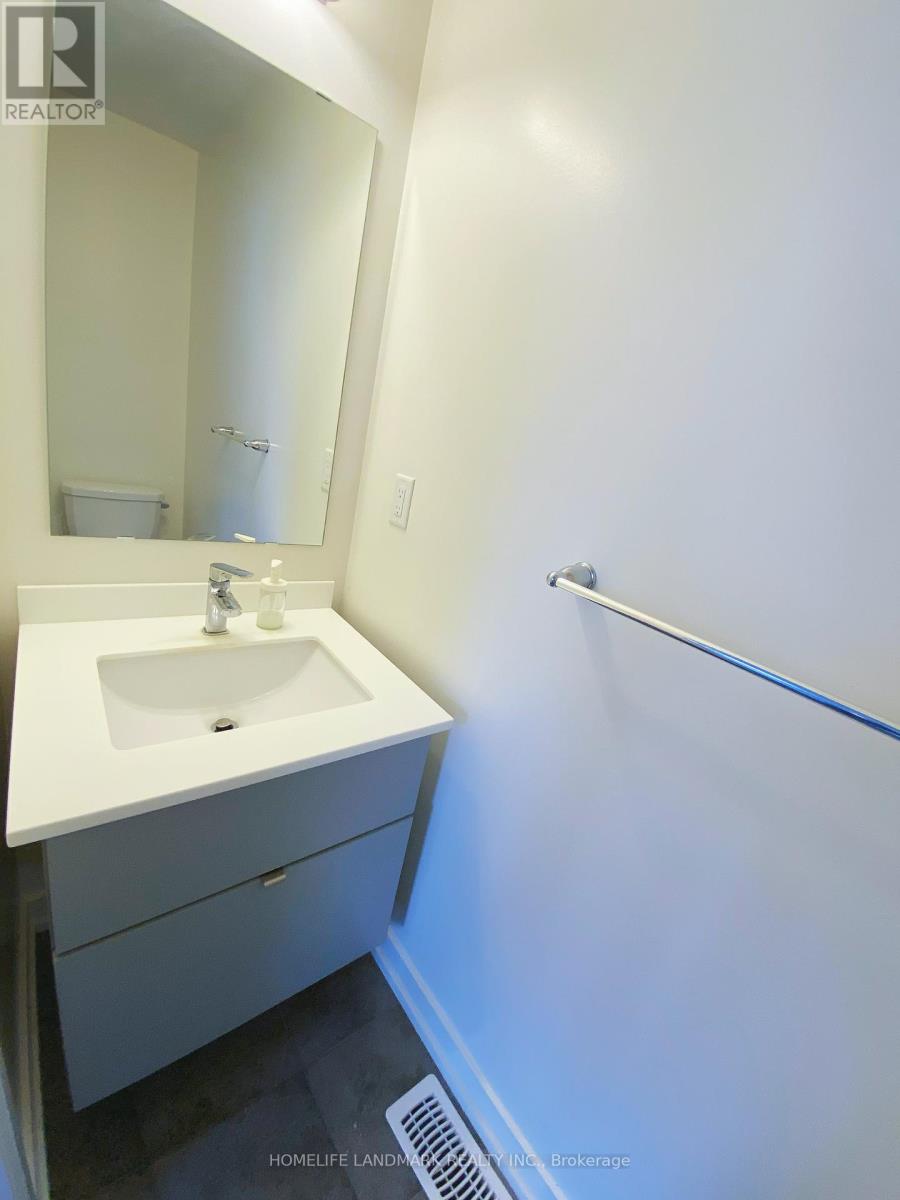 172 Squire Crescent, Oakville, Ontario  L6H 0L7 - Photo 10 - W12432087