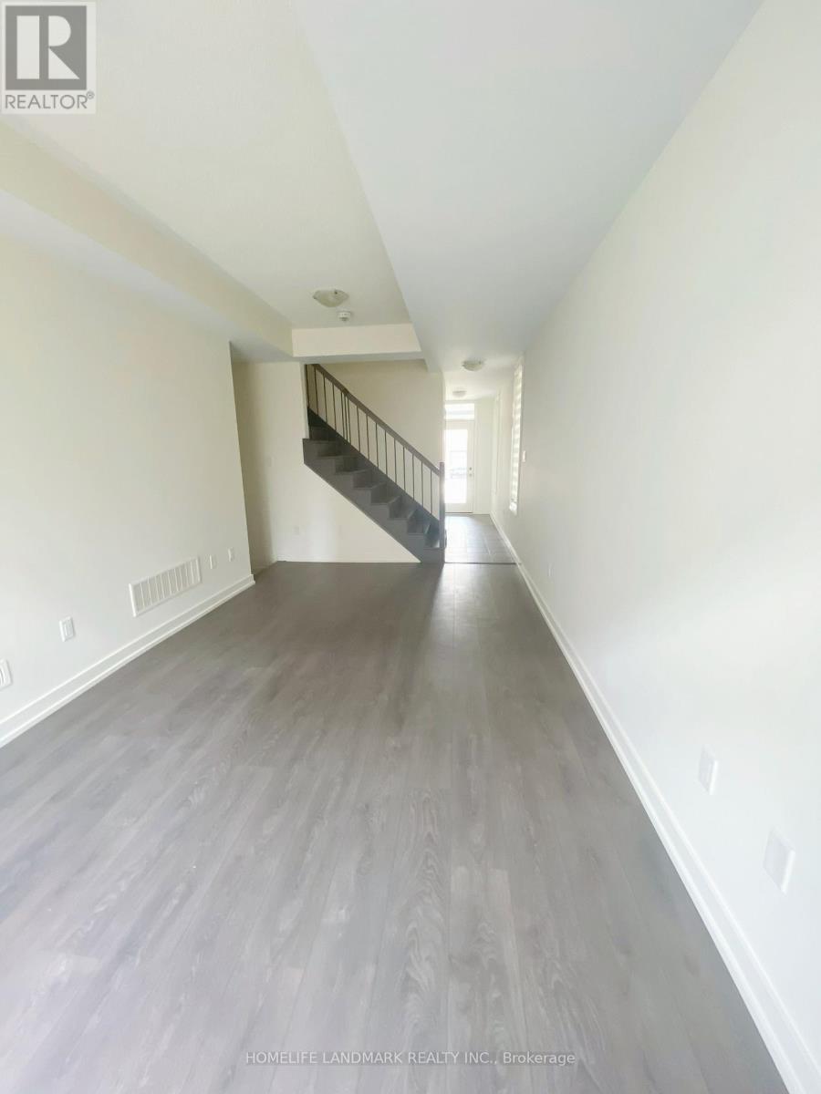 172 Squire Crescent, Oakville, Ontario  L6H 0L7 - Photo 4 - W12432087