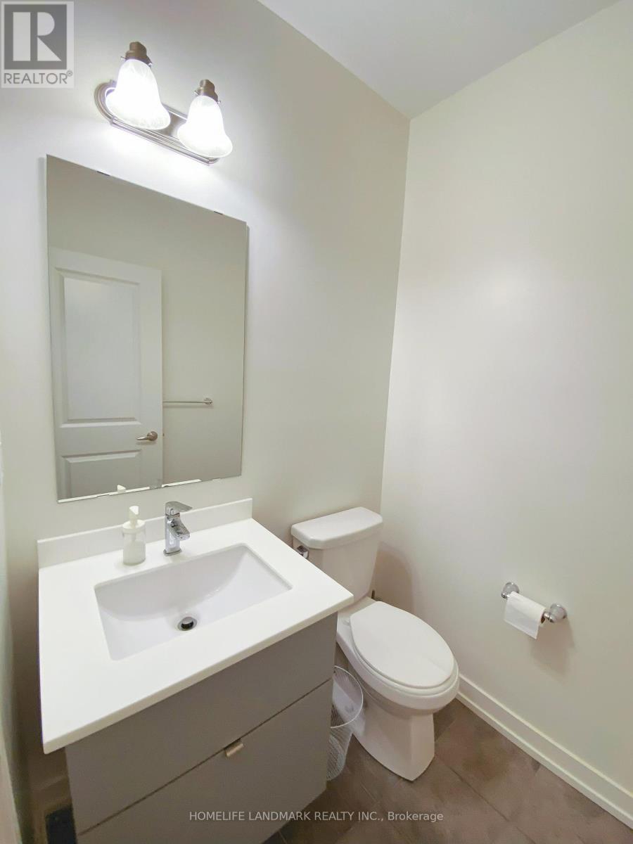 172 Squire Crescent, Oakville, Ontario  L6H 0L7 - Photo 6 - W12432087