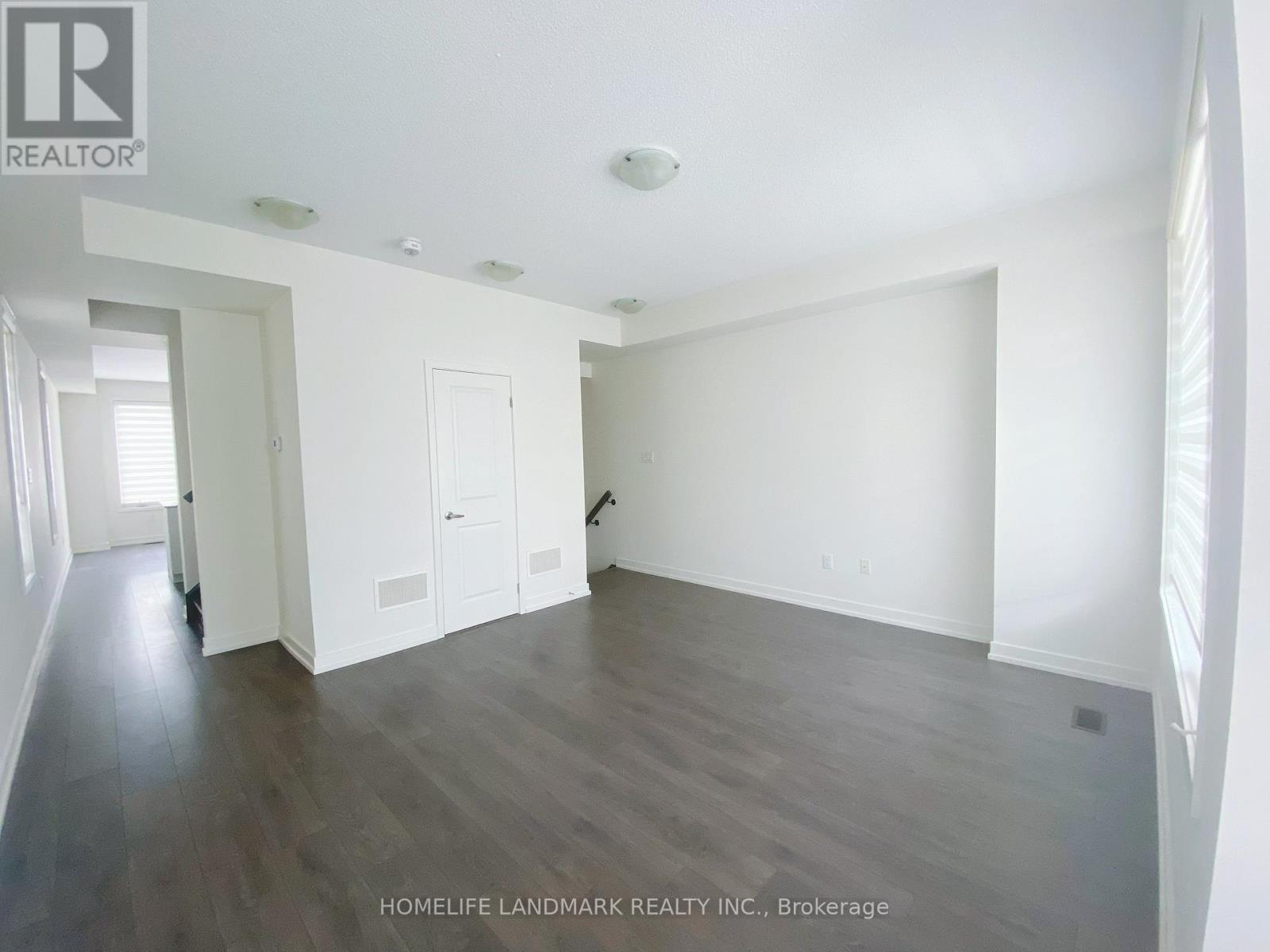 172 Squire Crescent, Oakville, Ontario  L6H 0L7 - Photo 8 - W12432087