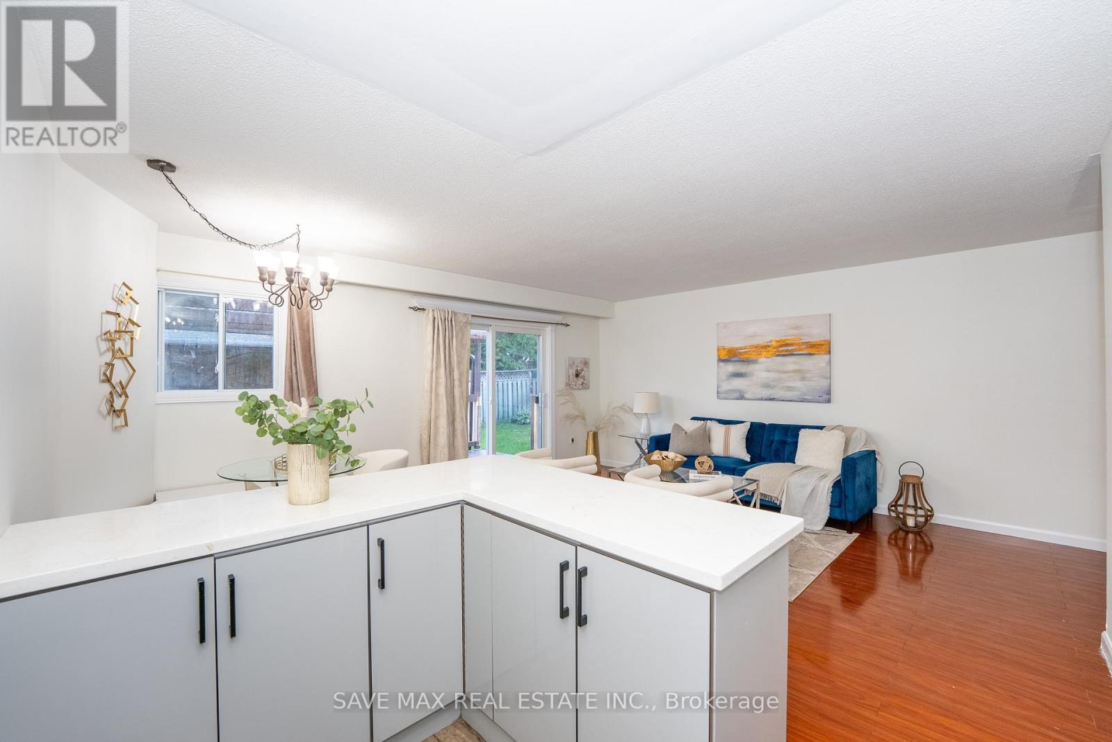 28 Gailwood Court, Brampton, Ontario  L6S 2E2 - Photo 12 - W12432090