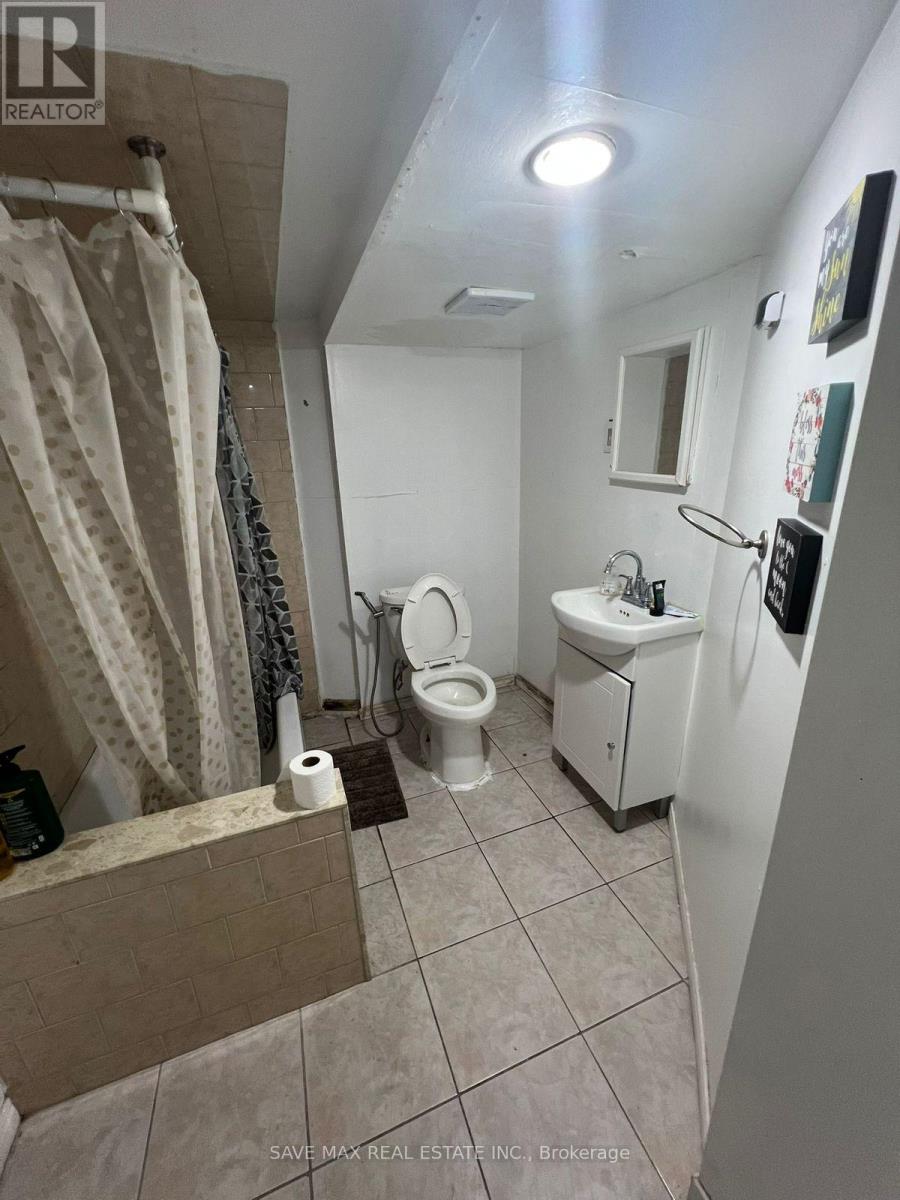 28 Gailwood Court, Brampton, Ontario  L6S 2E2 - Photo 38 - W12432090