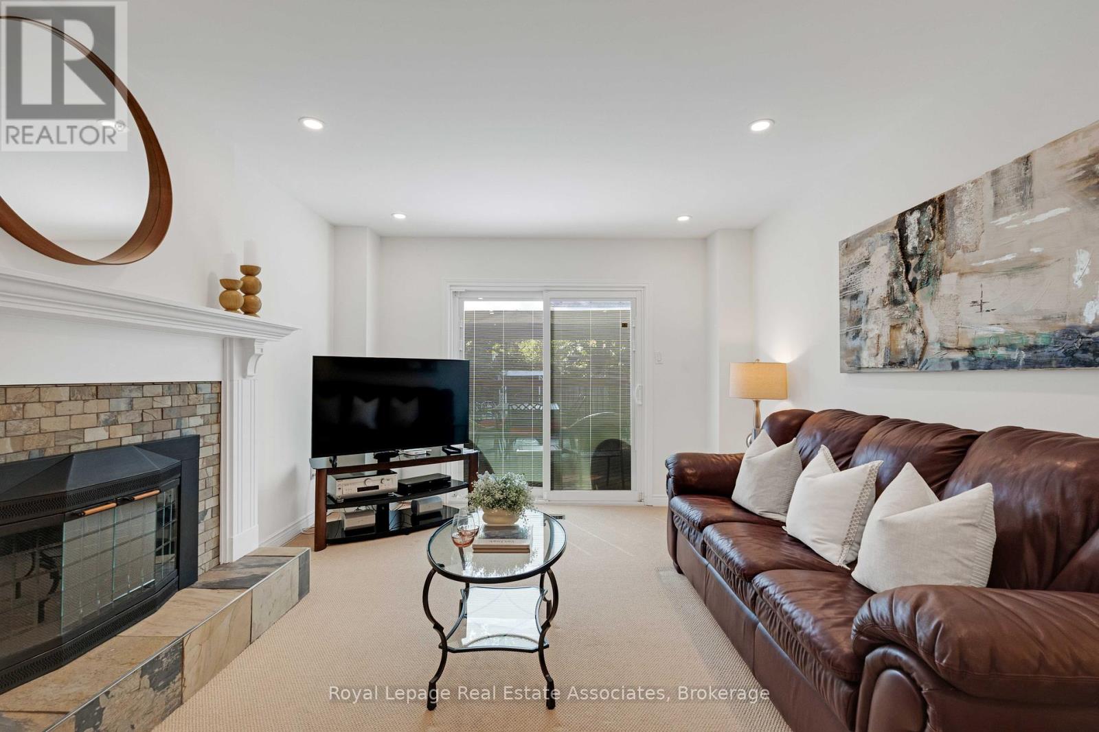 1202 Monks Passage, Oakville, Ontario  L6M 1M2 - Photo 16 - W12432097