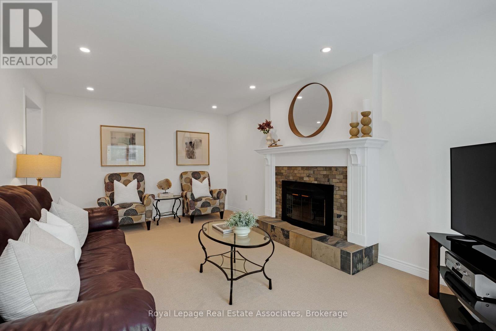 1202 Monks Passage, Oakville, Ontario  L6M 1M2 - Photo 17 - W12432097