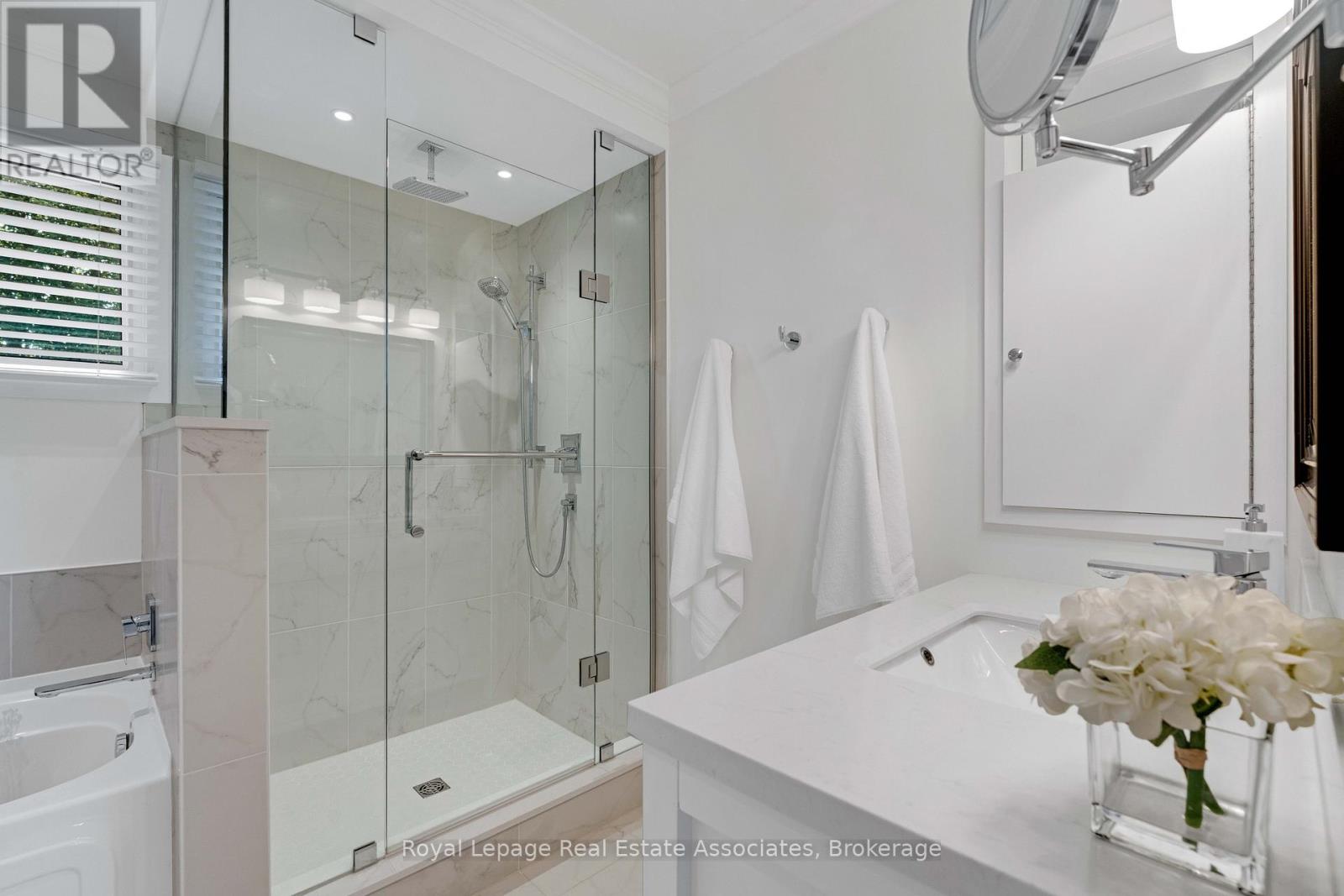 1202 Monks Passage, Oakville, Ontario  L6M 1M2 - Photo 25 - W12432097