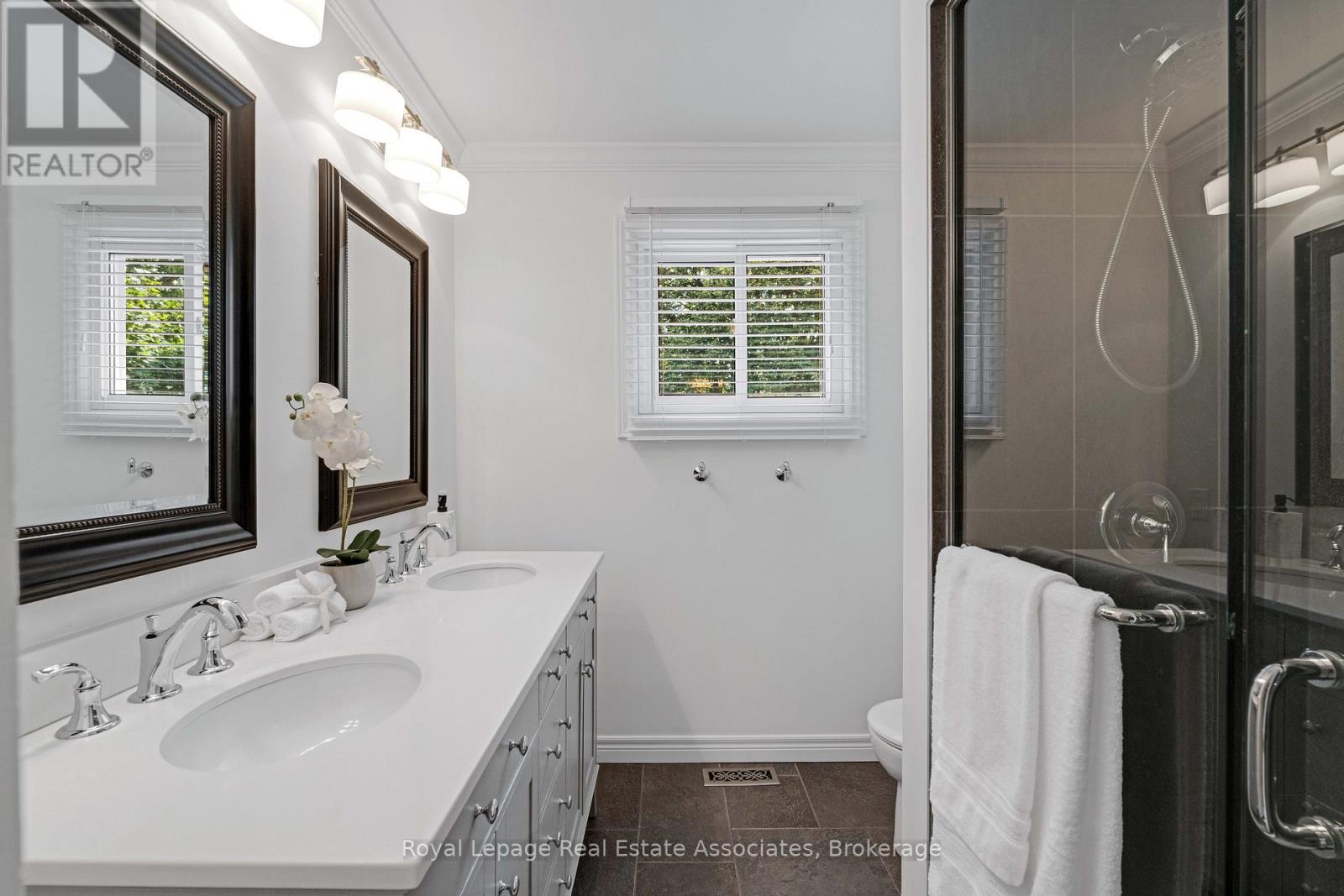 1202 Monks Passage, Oakville, Ontario  L6M 1M2 - Photo 31 - W12432097