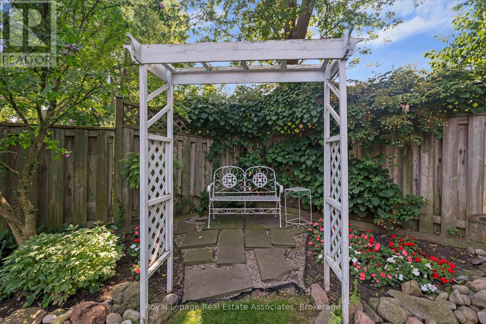 1202 Monks Passage, Oakville, Ontario  L6M 1M2 - Photo 37 - W12432097