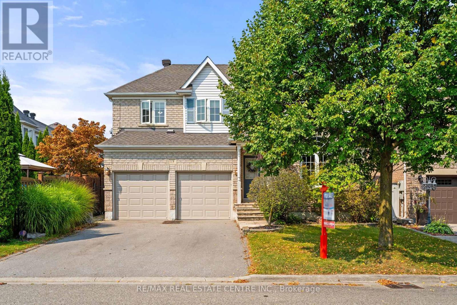 19 Mcnally Street, Halton Hills, Ontario  L7G 6B7 - Photo 1 - W12432158
