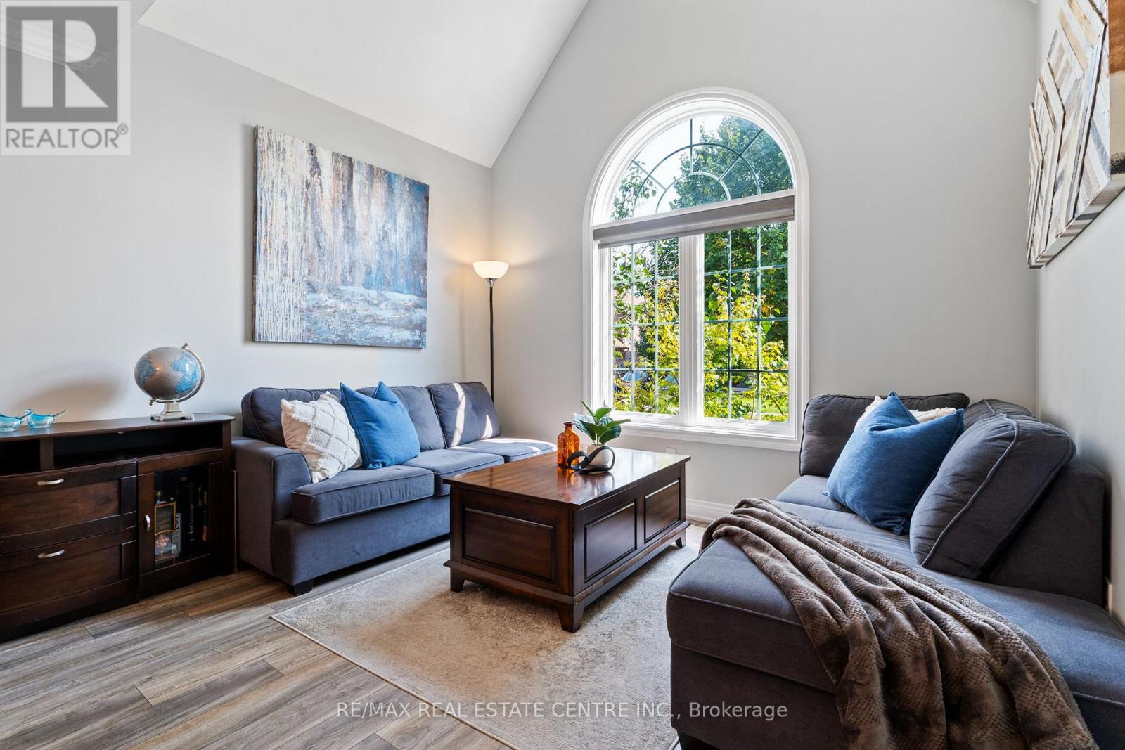 19 Mcnally Street, Halton Hills, Ontario  L7G 6B7 - Photo 15 - W12432158