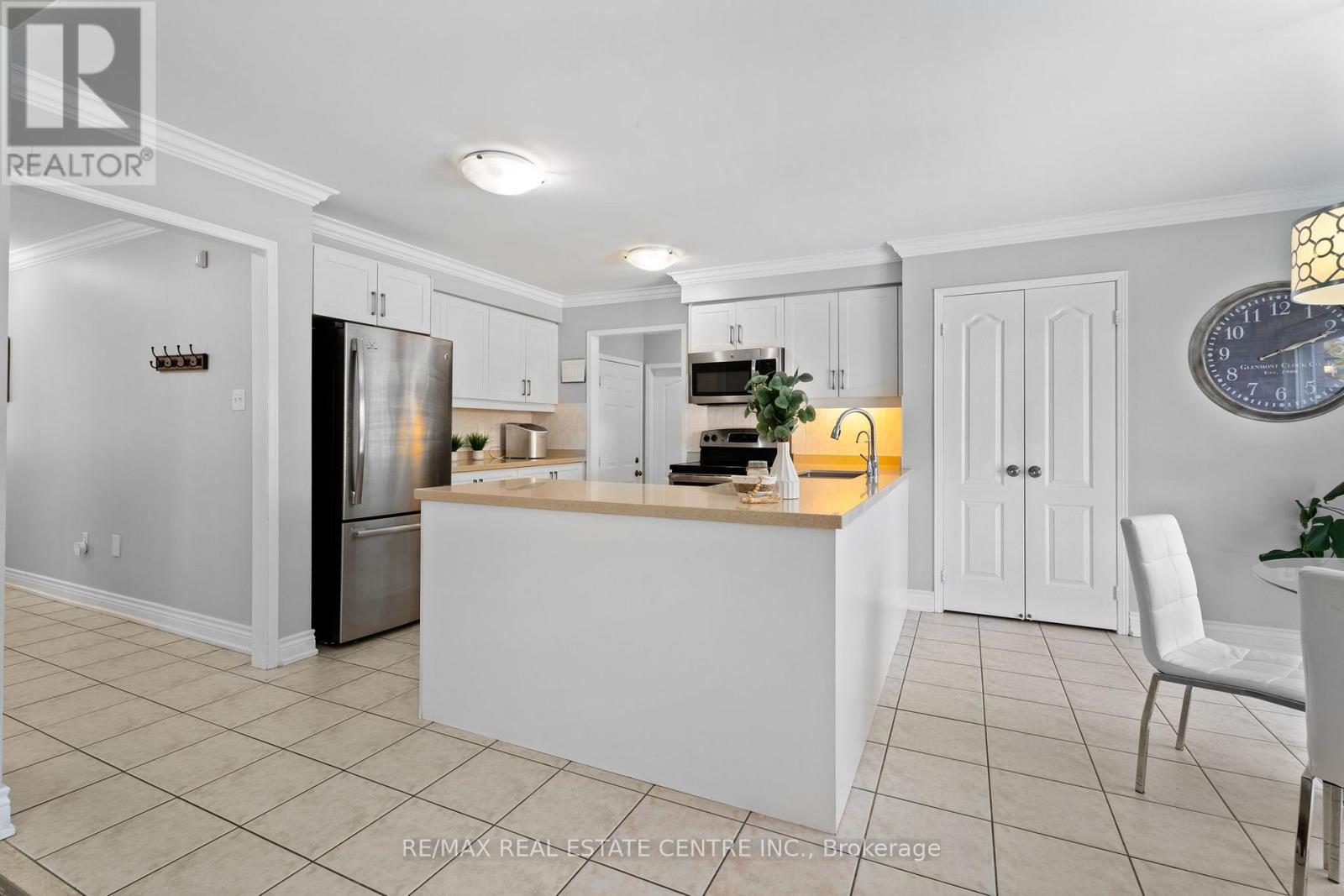 19 Mcnally Street, Halton Hills, Ontario  L7G 6B7 - Photo 20 - W12432158