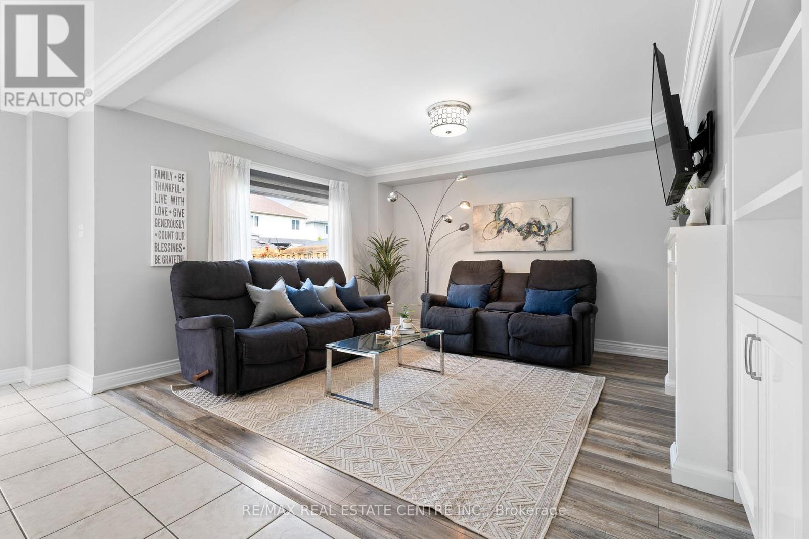19 Mcnally Street, Halton Hills, Ontario  L7G 6B7 - Photo 24 - W12432158