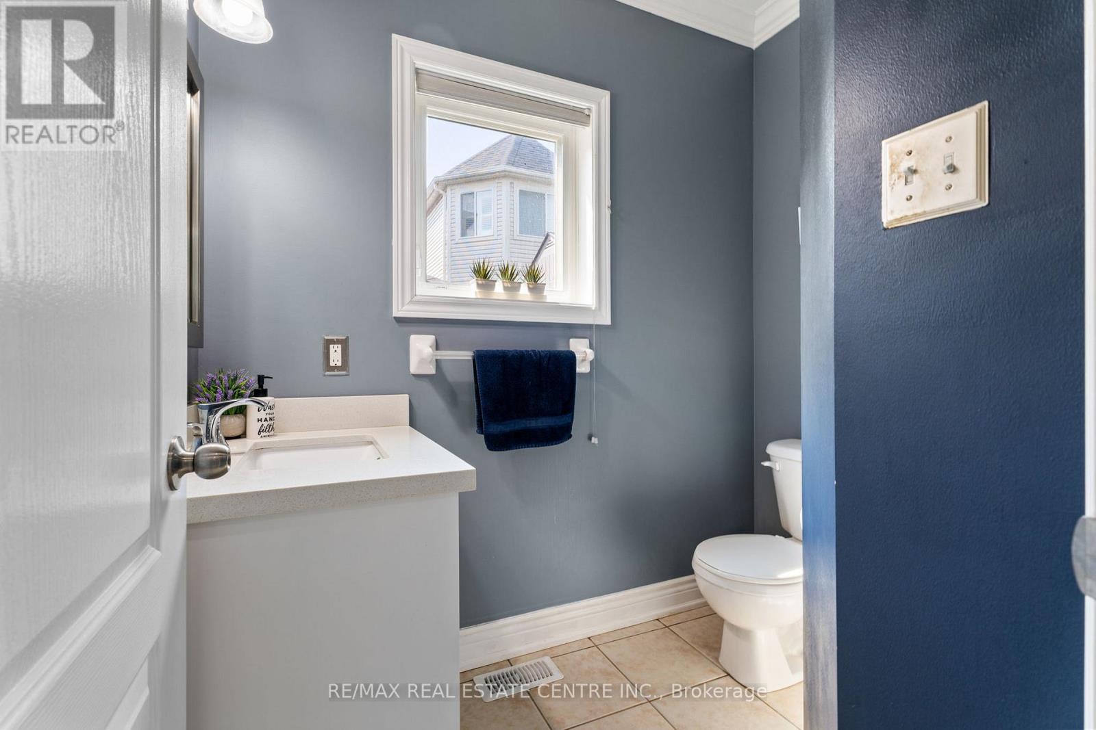 19 Mcnally Street, Halton Hills, Ontario  L7G 6B7 - Photo 27 - W12432158