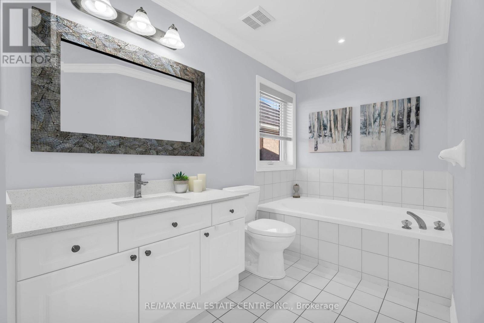 19 Mcnally Street, Halton Hills, Ontario  L7G 6B7 - Photo 34 - W12432158