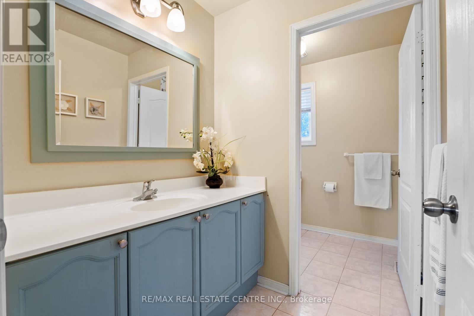 19 Mcnally Street, Halton Hills, Ontario  L7G 6B7 - Photo 39 - W12432158