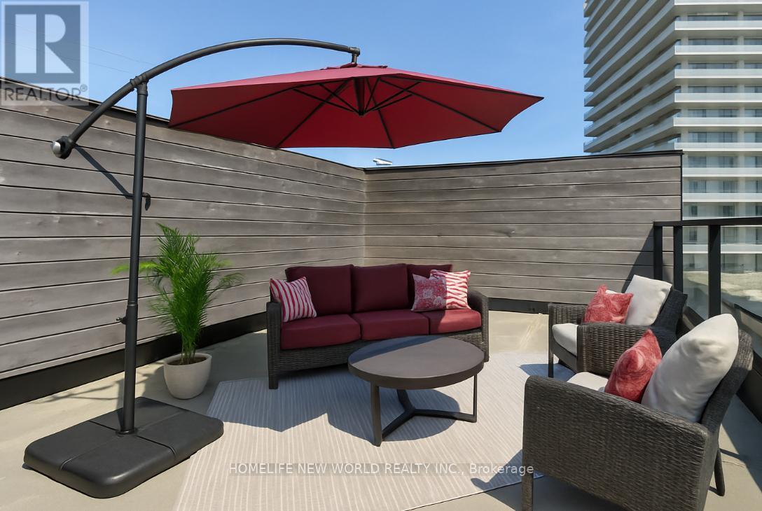 Th 18 - 10 Brin Drive, Toronto, Ontario  M8X 0B3 - Photo 21 - W12432162