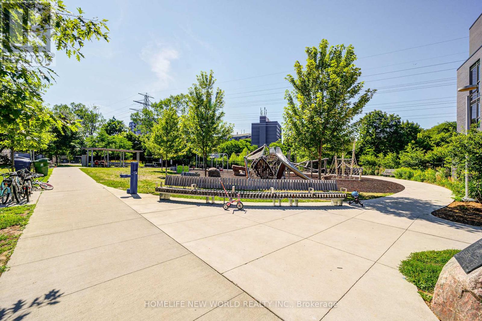 Th 18 - 10 Brin Drive, Toronto, Ontario  M8X 0B3 - Photo 26 - W12432162